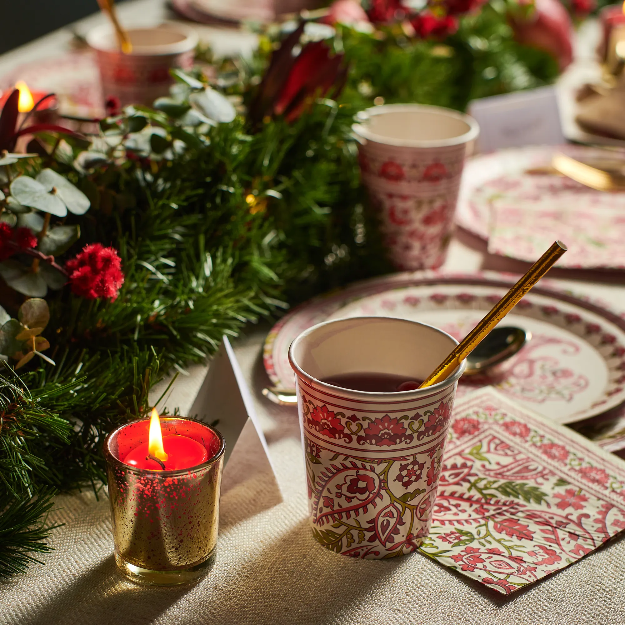 Festive Paisley Tableware Set