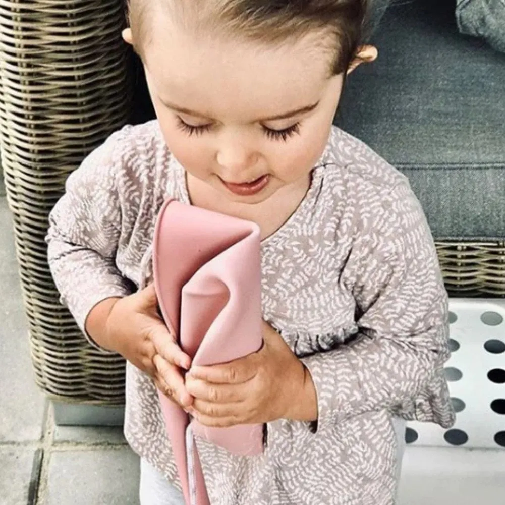 Scrunch Foldable Silicone Bucket and Spade Set - Blush