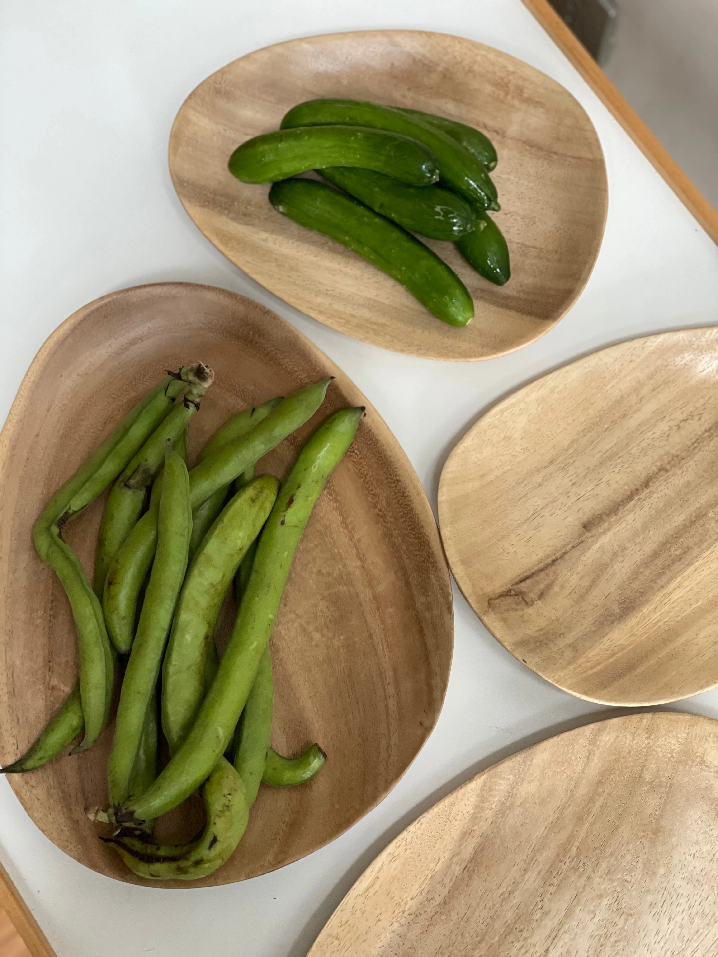 Serving Wooden Plates. (set of 8)