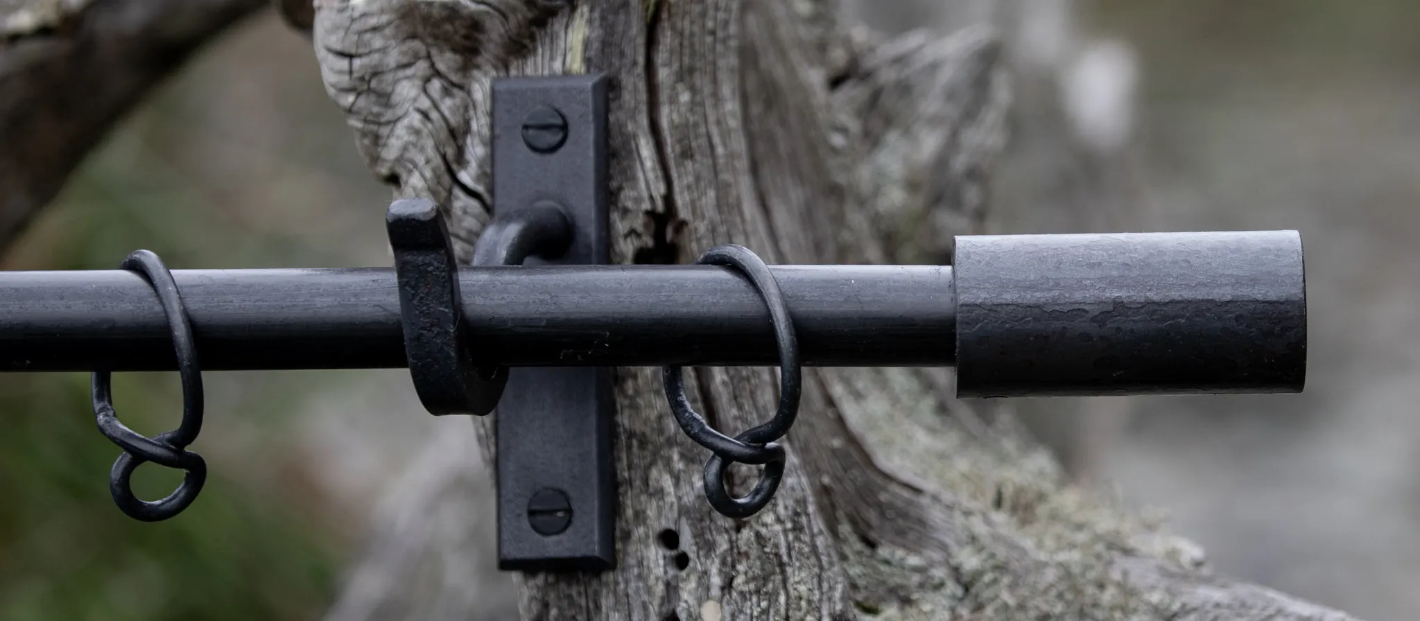 Wrought Iron Bay Window Curtain Pole with Barrels