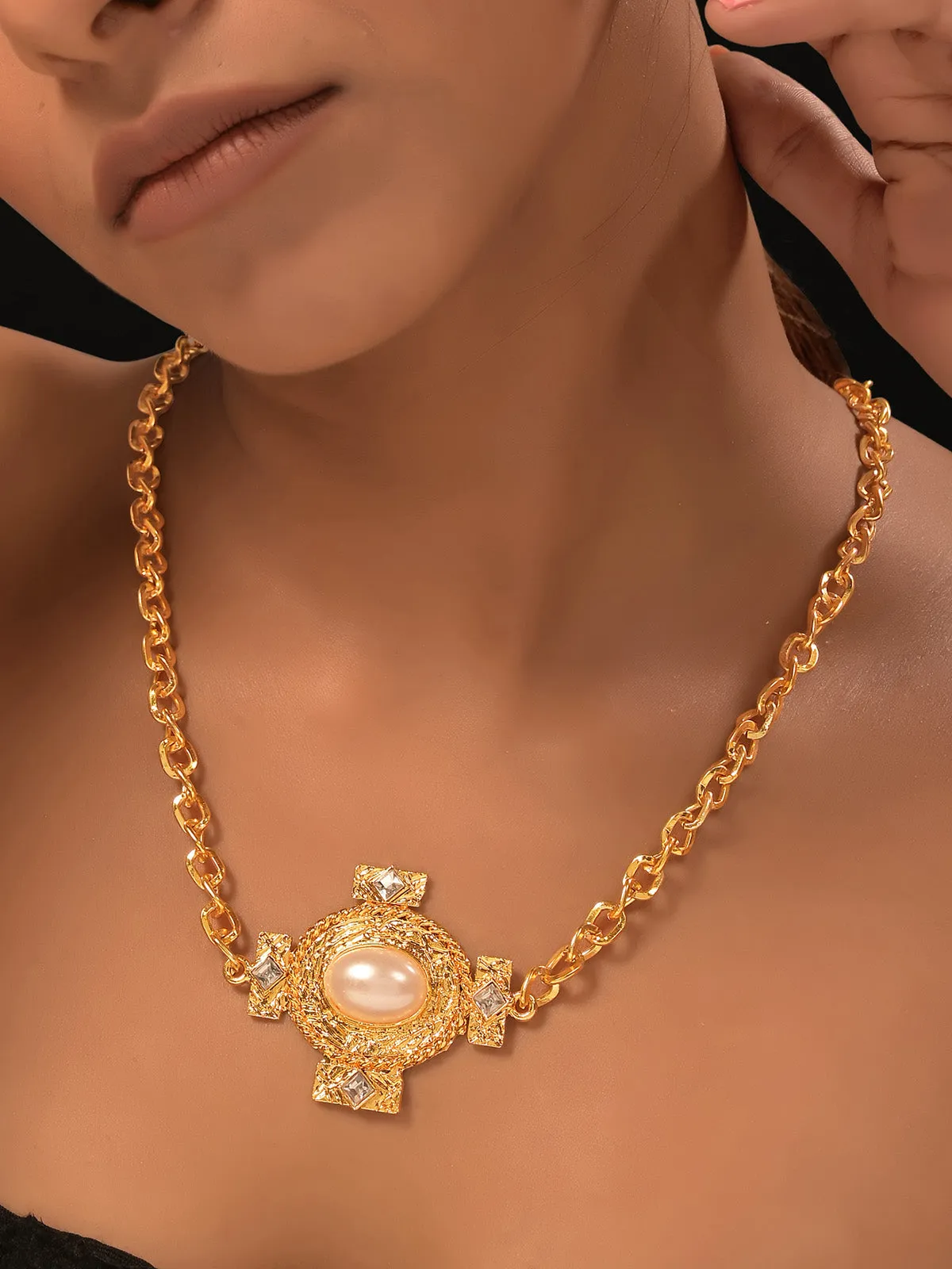 Zerua Necklace